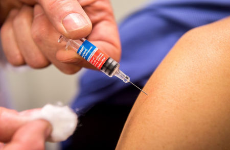 Legge Obbligo Vaccini: nuove regole per docenti con multe fino a 500 €