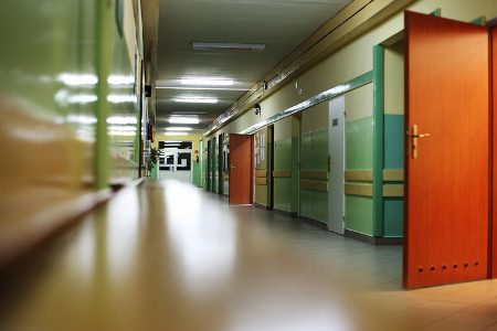 Pisa: Crolla l’intonaco di un soffitto al liceo ‘Russoli’, nessun ferito
